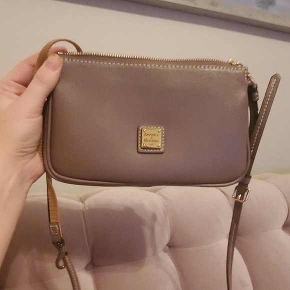 Dooney & Bourke Handbags - NWOT Dooney and Bourke Lexi Crossbody